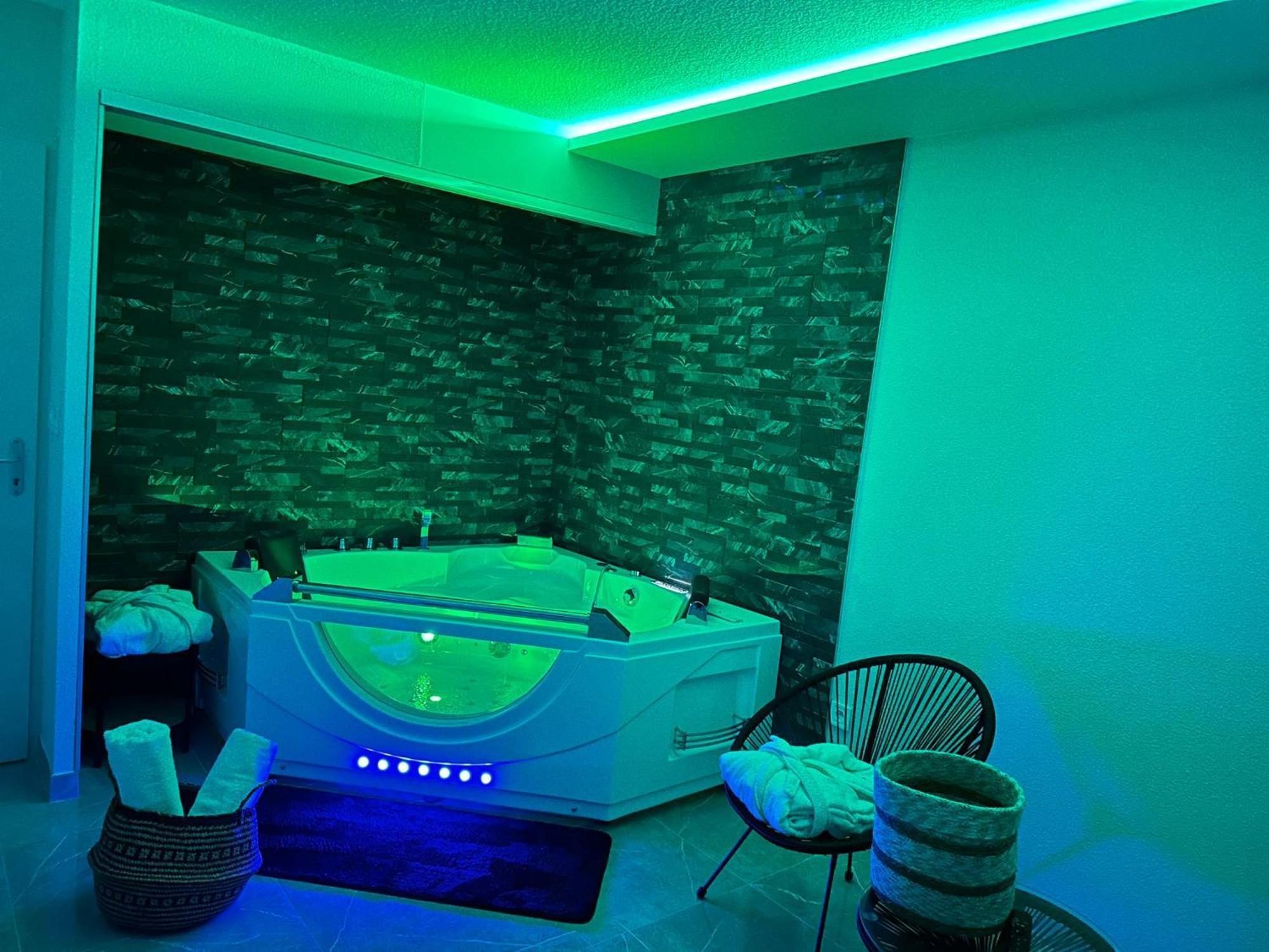 トゥールーズT3 5 Etoile Jacuzziアパートメント エクステリア 写真