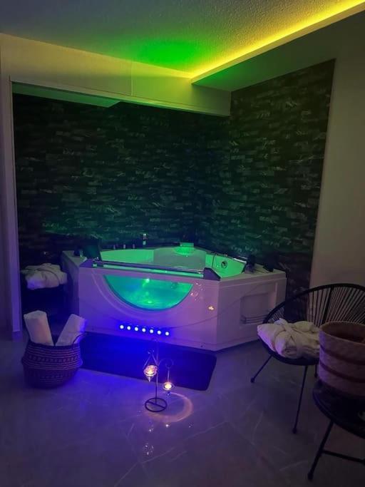 トゥールーズT3 5 Etoile Jacuzziアパートメント エクステリア 写真